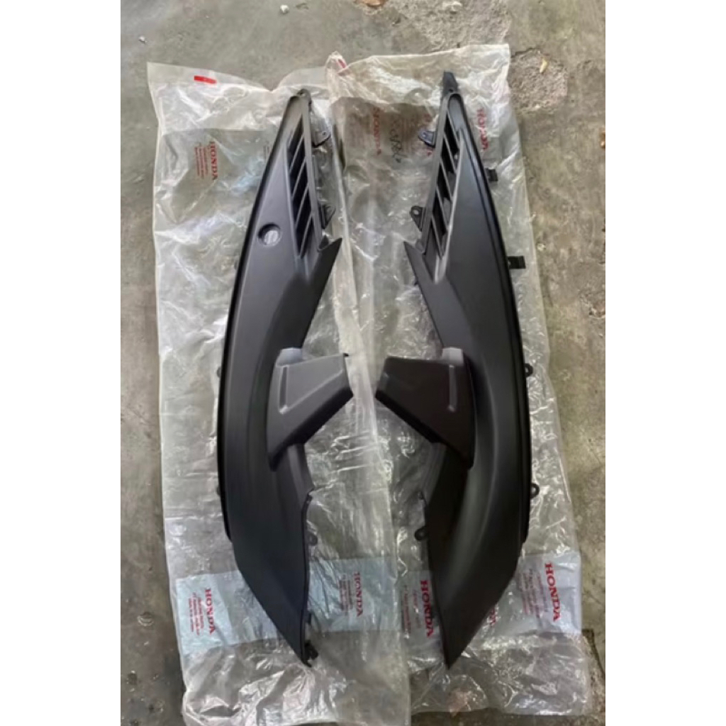 83520-KVB-900 83620-KVB-900 Sambungan Body Cover L R Body Side Kanan Kiri Vario 110 CW Old Karbu ori