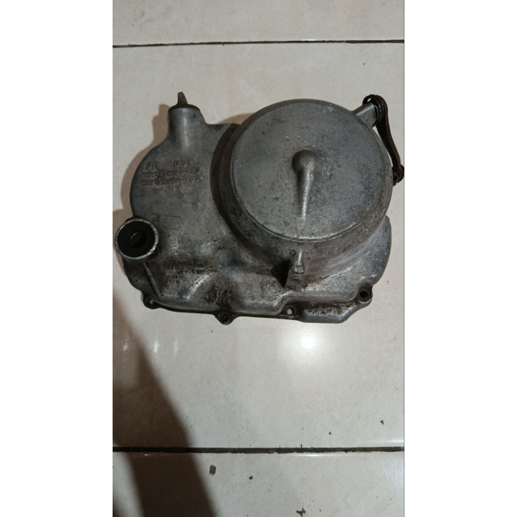 original bak kopling blok oli block oil cover  kanan honda S90