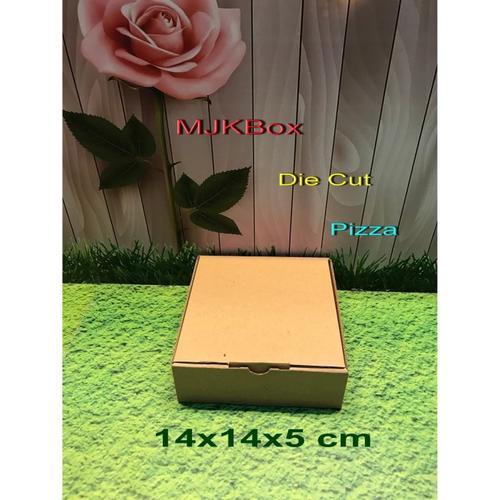 

Kardus/karton/box. uk. 14x14x5 cm..model Die Cut