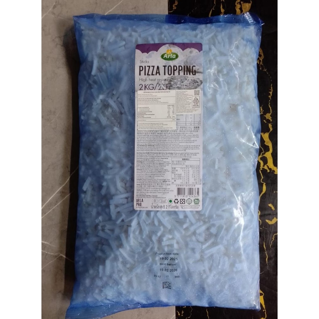 

Keju Parut Mozarella cheese stick Arla shreded topping pizza 2 kg Mozza