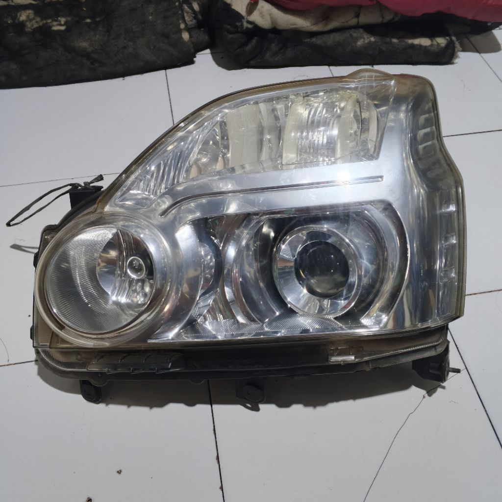 headlamp lampu depan Nissan Xtrail T31 kiri