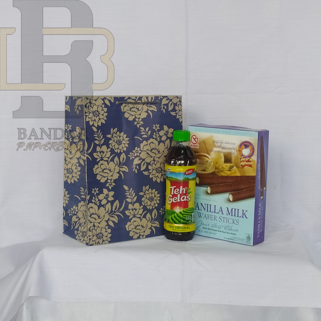 

PAPERBAG UKURAN R-7 BK P20 X L10 X T25 CM UNTUK WAFER ROLL TEH BOTOL DLL