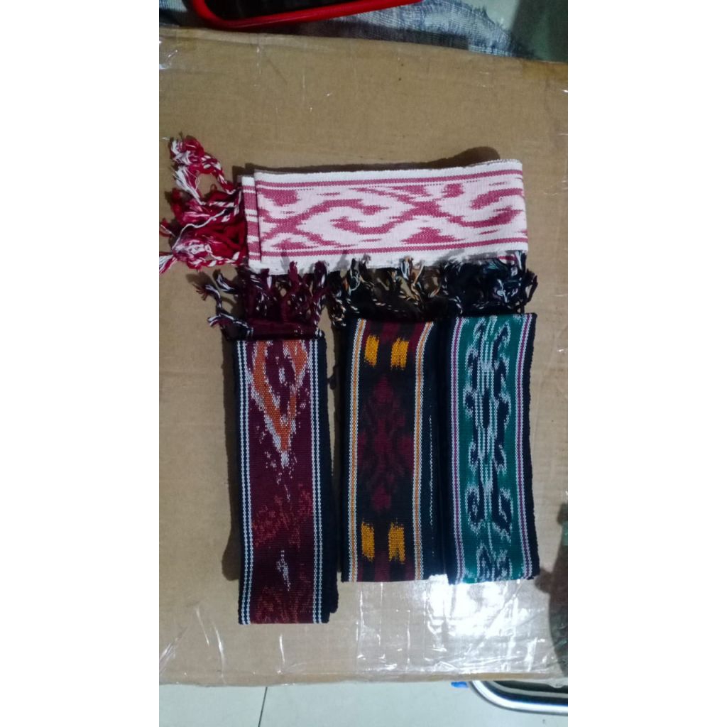Ikat Kepala Tenun Motif Dayak Kalimantan NTT Papua