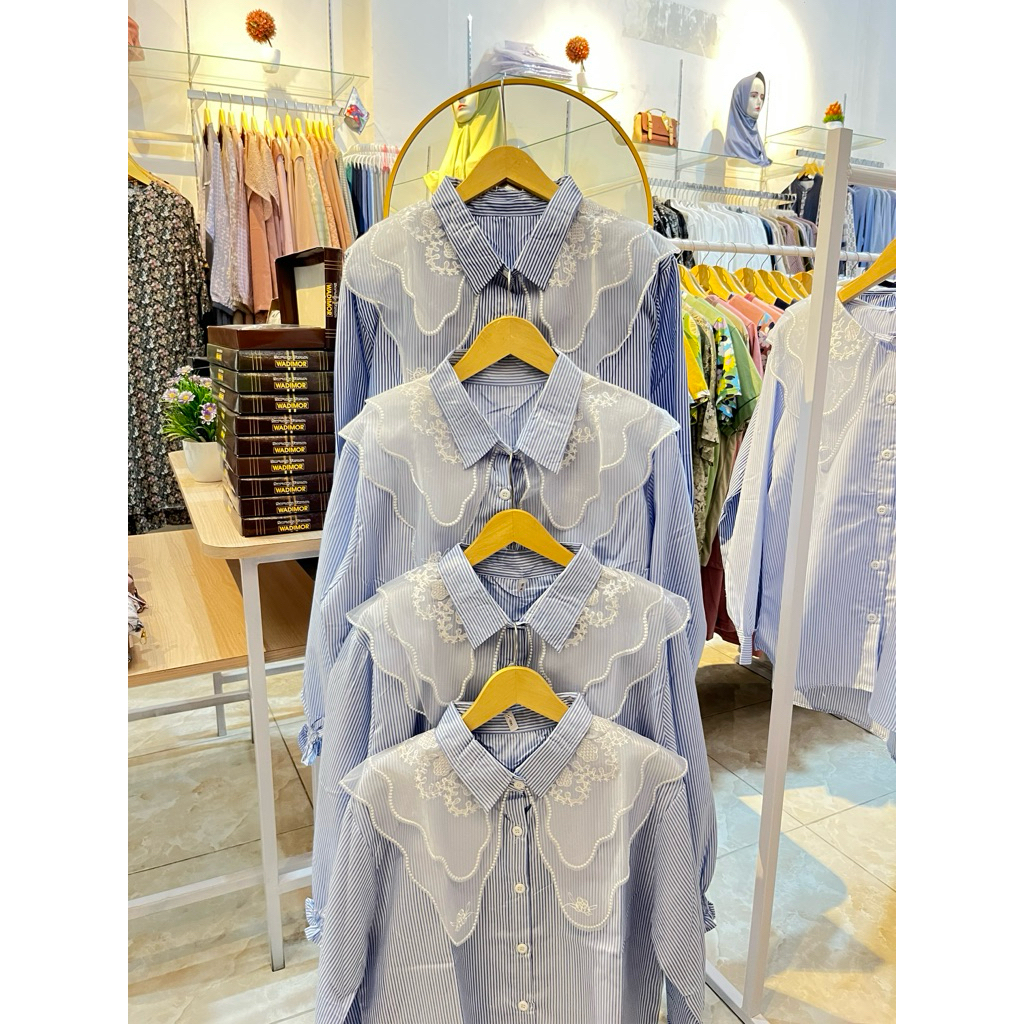 Kemeja korean style/ Kemeja Wanita kekinian/ Kemeja stripe/ Atasan wanita/ Outfit kekinian