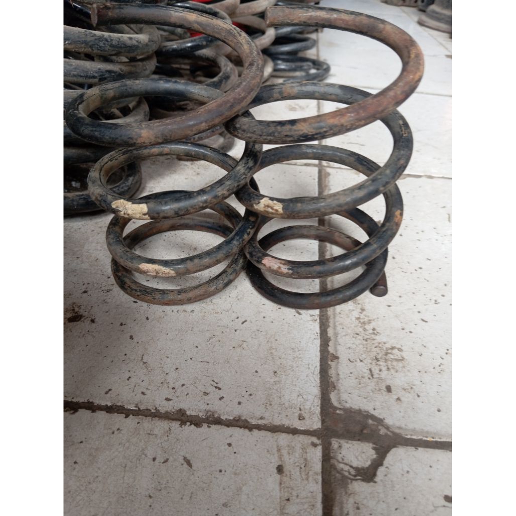 Per keong bekas mobil buat bahan bikin pisau 1pc