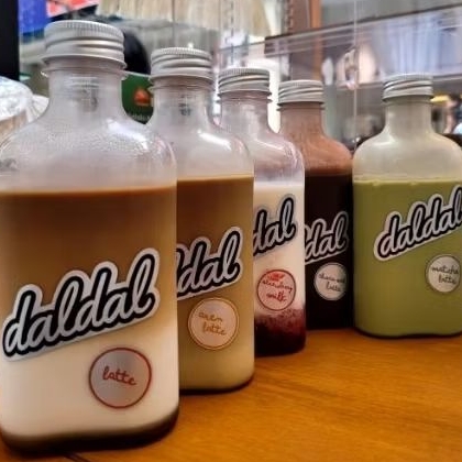 

250ml bottled drinks daldal medan coffee chocolate matcha strawberry hertiv