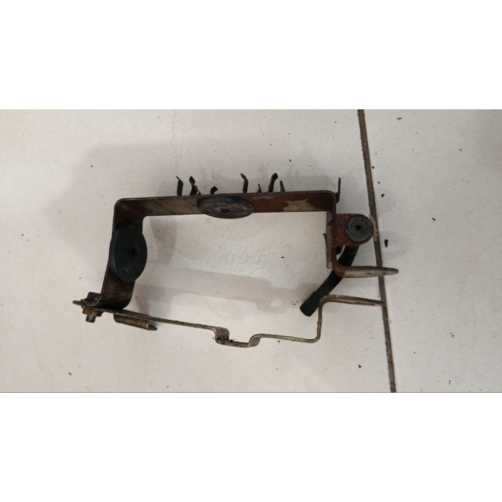 Original cover tutup rumah dudukan aki accu bateray battery Honda megapro primus