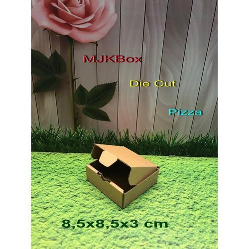 

kardus /karton/box .uk. 8x8x3 cm...model Die Cut