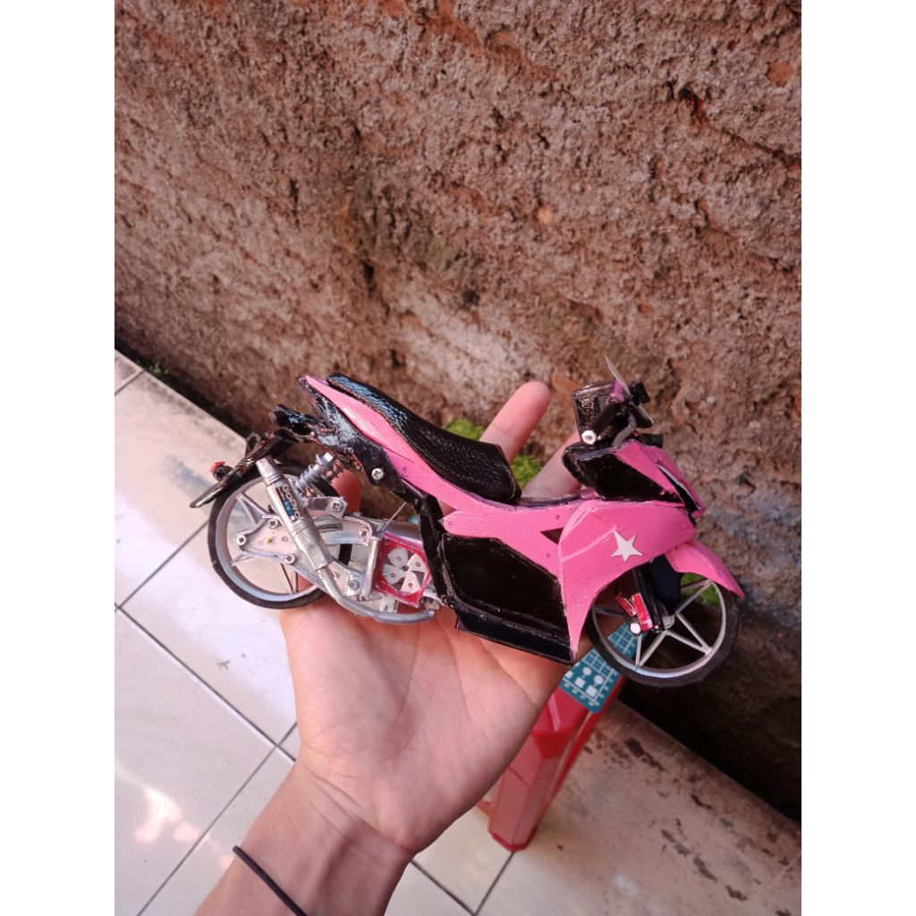 MINIATUR MOTOR AEROX NEW PINK KEREN