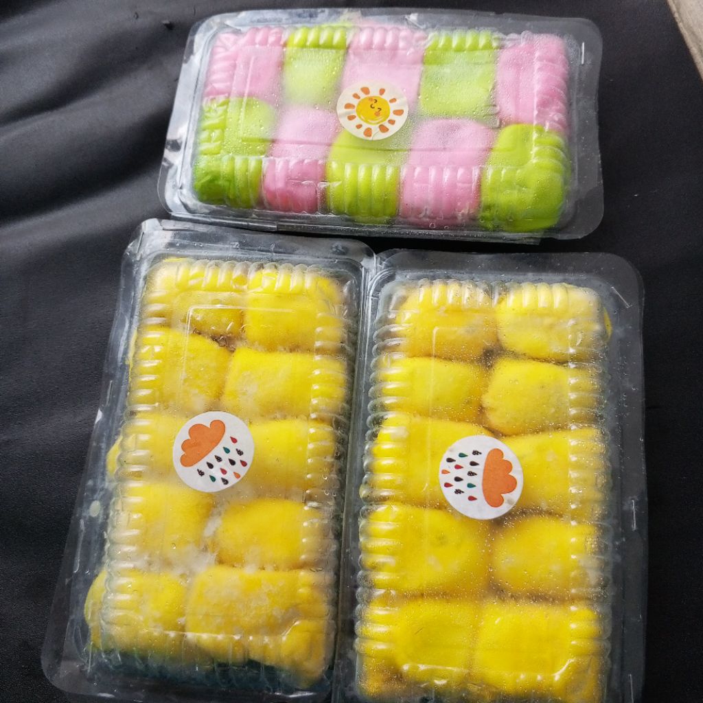 

Pancake durian Medan asli _ isi 10pcs- Halal-Nikmat