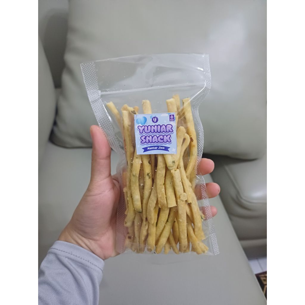 

YuniarSnack - Sistik makanan ringan renyah gurih