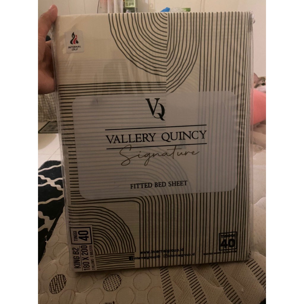 sprei valery quincy ukuran 180x200 tinggi 40cm