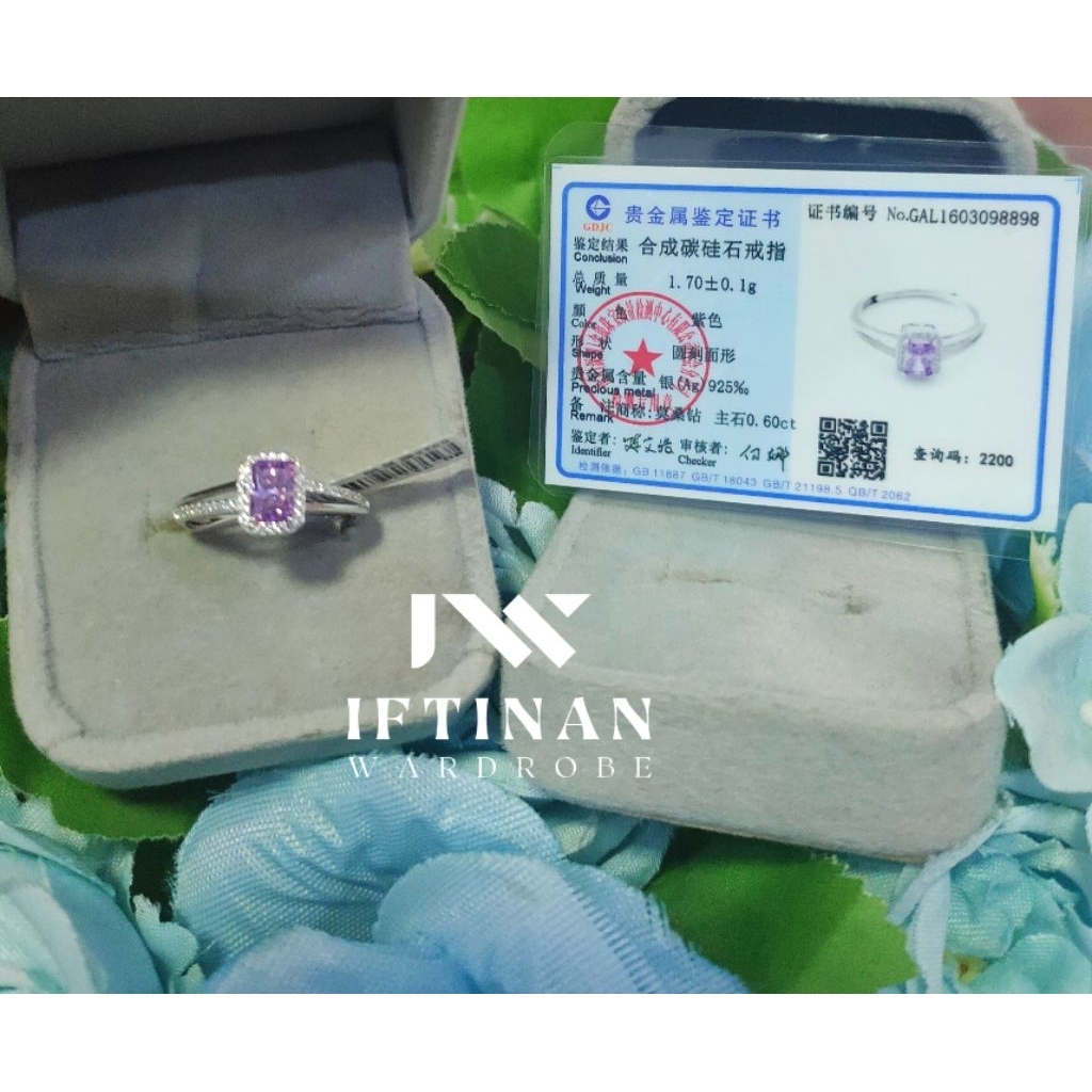 Rare Cincin Moissanite Ungu Emerald cut 0,6 ct, S925