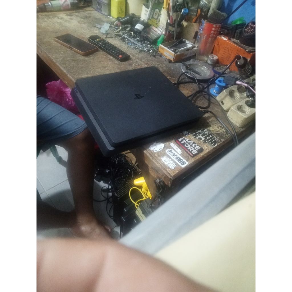 ps4 slim rusak