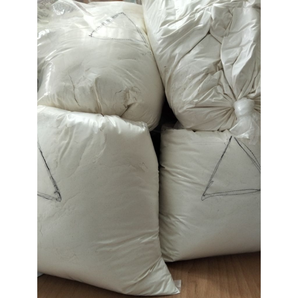 

tepung segitiga curah