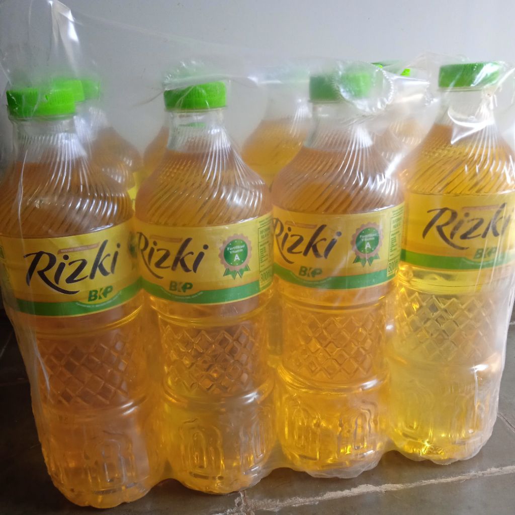 

Minyak Goreng Rizki kita bersama 800ml