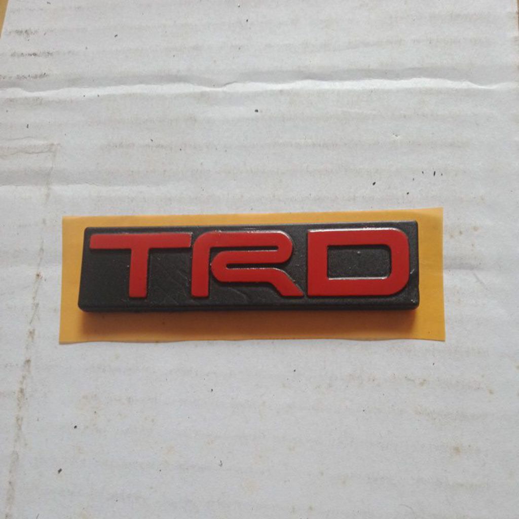 emblem logo trd grill depan Fortuner TRD 2015 original
