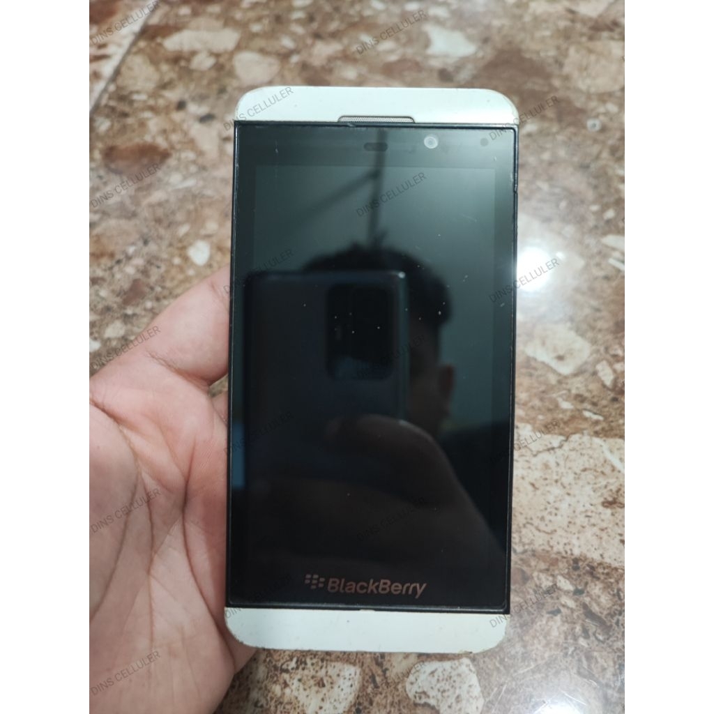 HANDPHONE ORIGINAL BB Z10 - LCD MULUS - MESIN GAMBLING HIDUP ATAU MATI - UNIT SEPERTI DIFOTO