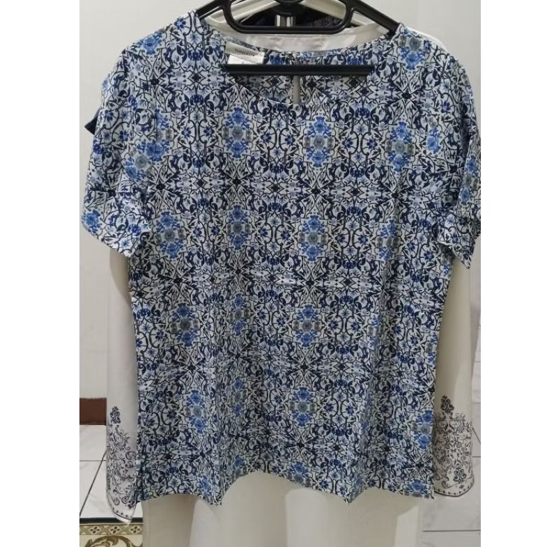 kemeja wanita - Van heusen