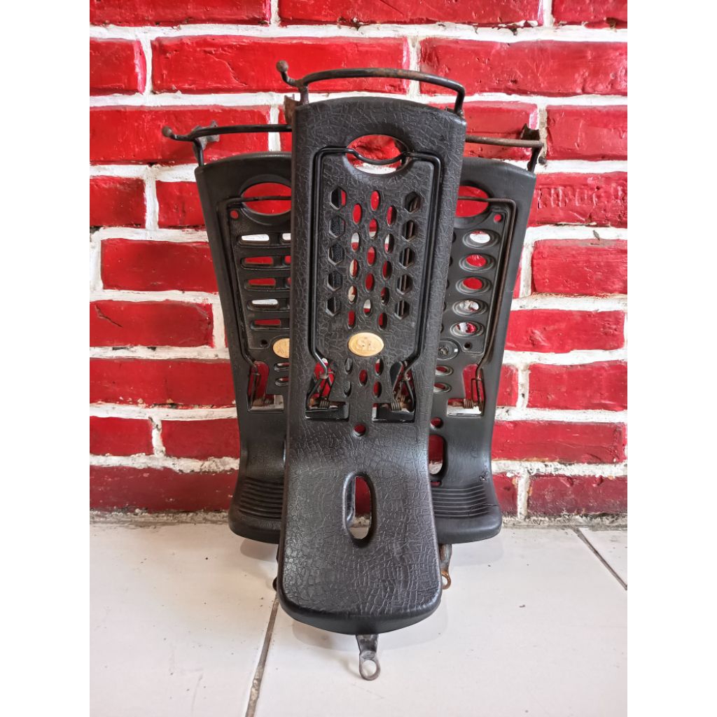 Rak jepit tengah Grand