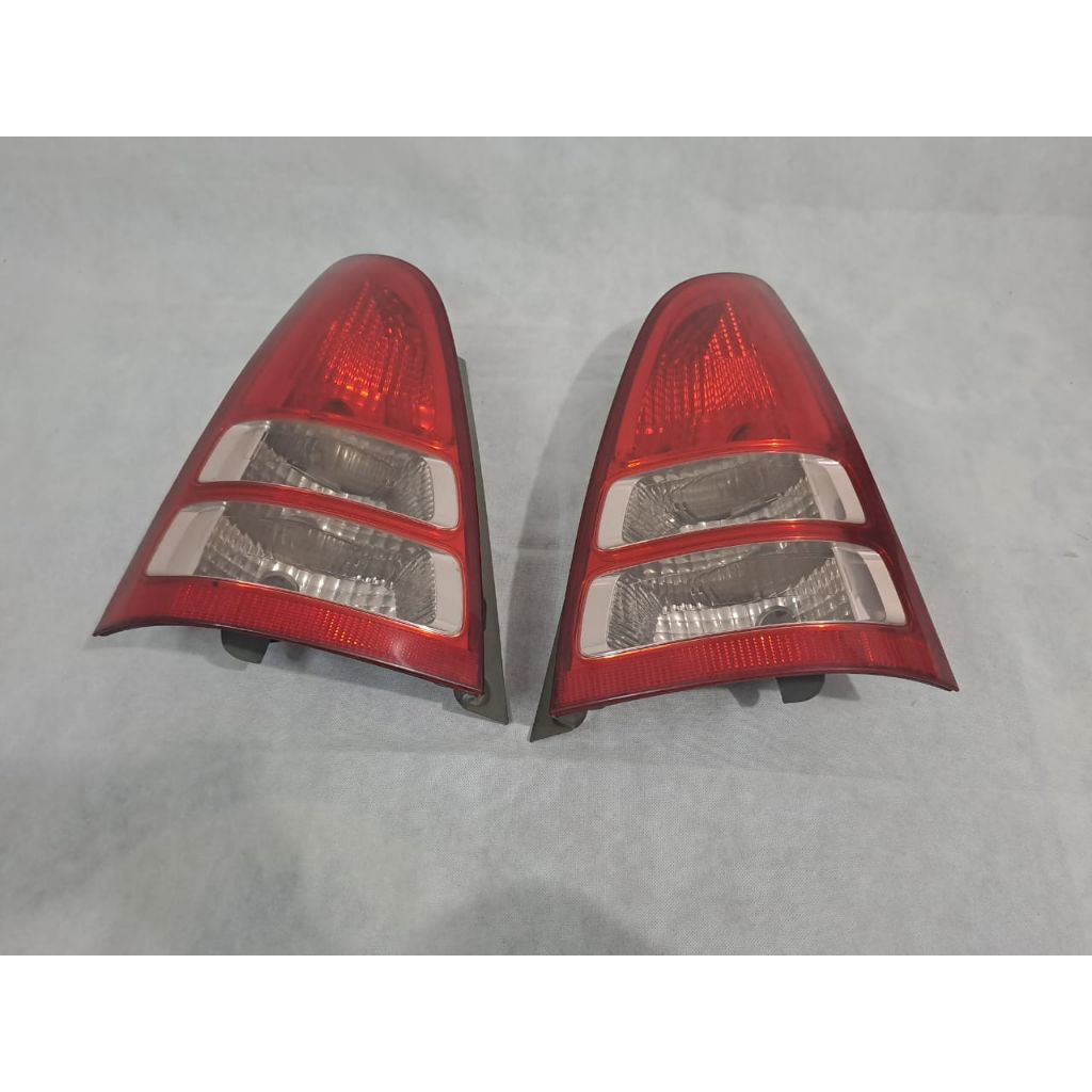 Lampu Belakang Stoplamp Mobil Innova 2005-2010 Copotan Original