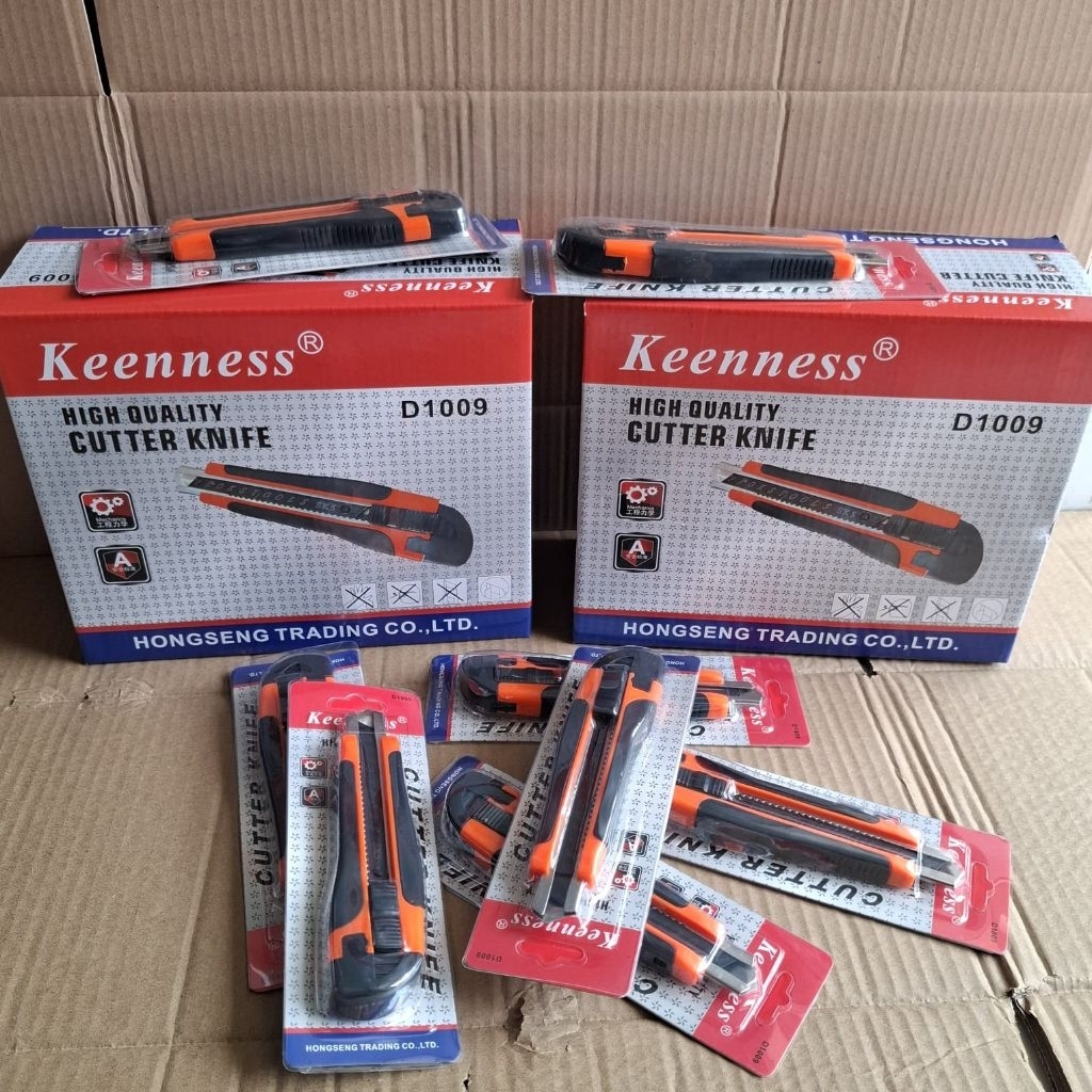 

Cutter Cuter Kater Besar D1009 Pisau Tajam Free 2 Mata Pisau