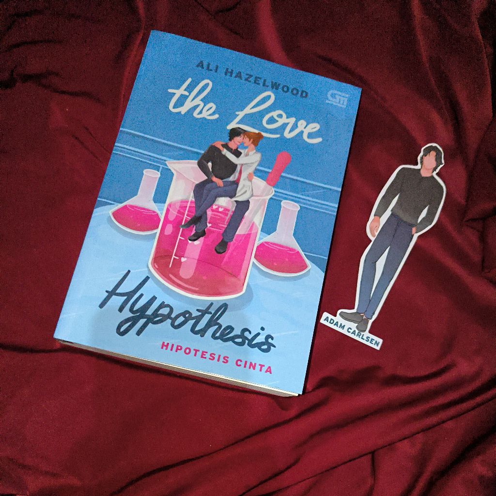 Preloved Novel The Love Hypothesis - Ali Hazelwood(wajib co tambahan bubble wrap)