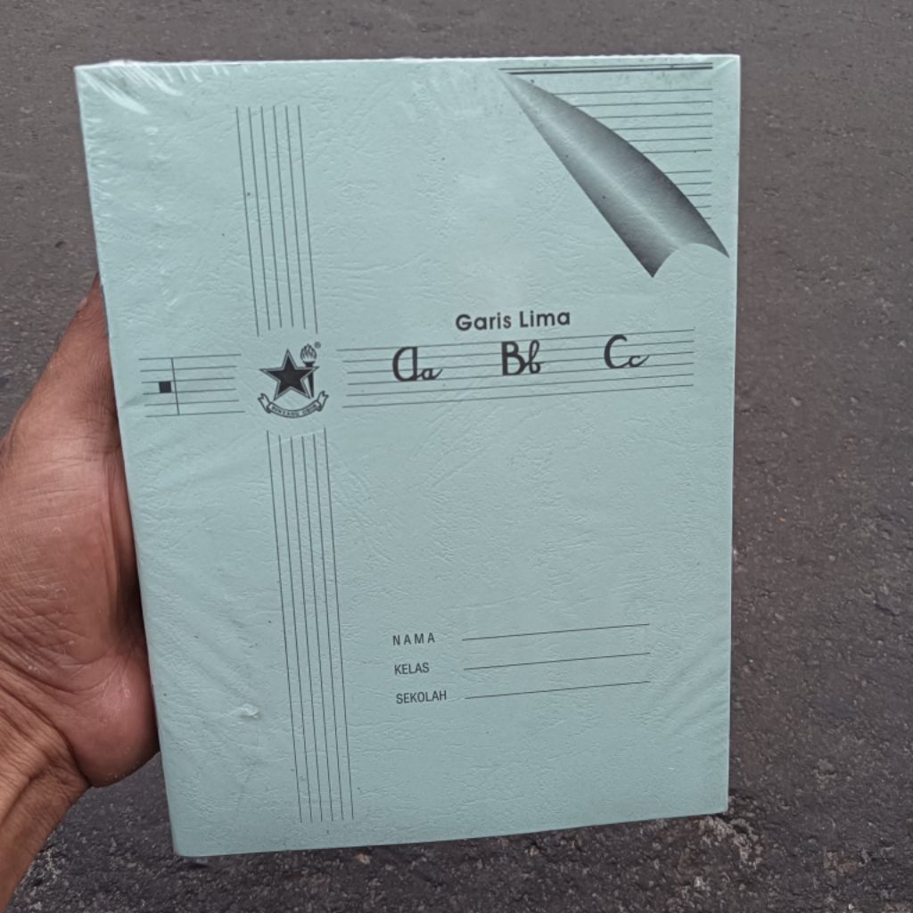 

Paket 5 Pcs Buku Tulis Garis Lima Tegak Halus Bersambung 5 isi 38 Lembar Bintang Obor ukuran Sidu
