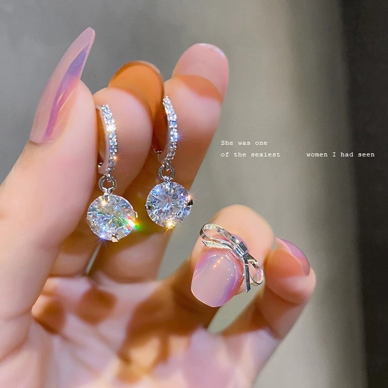 Anting Wanita Berlian Imitasi Perhiasan Anting Pesta / Anting Pesta Mewah Elegan