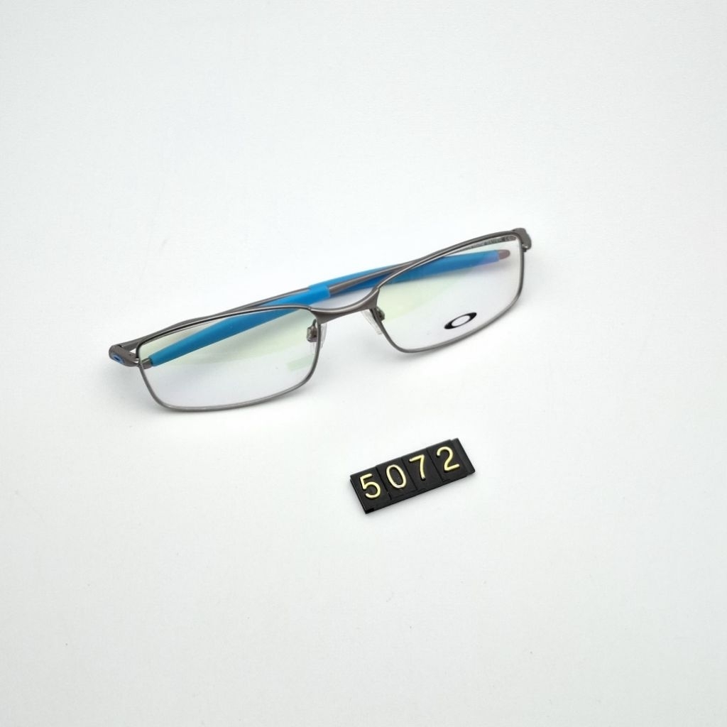 frame kacamata sporty pria Oakley 5072