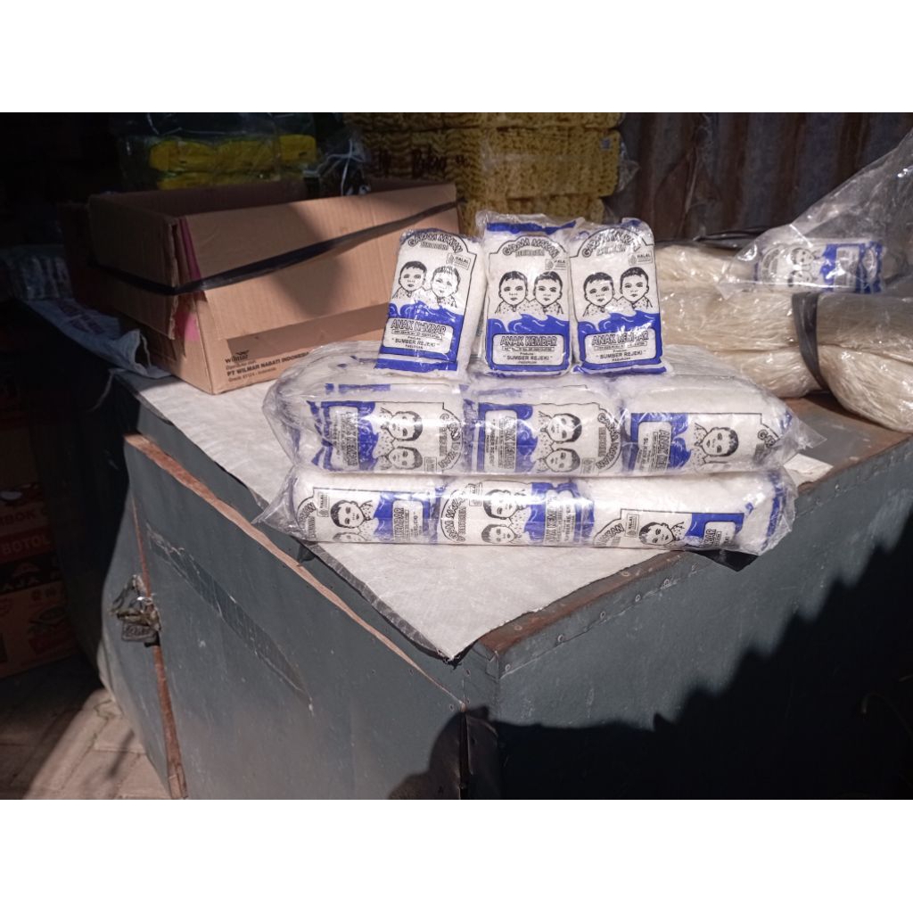 

[ ISI 20 BIJI ] GARAM KASAR GROSOK MERK ANAK KEMBAR