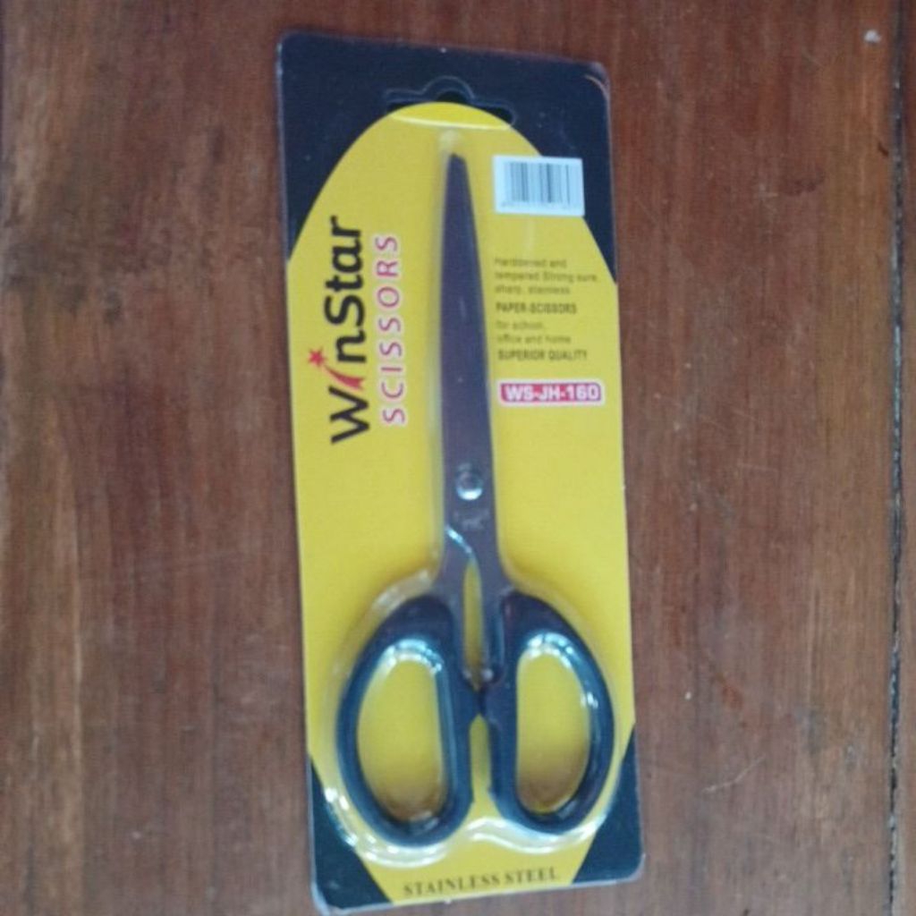 

Gunting kertas 6 inchi