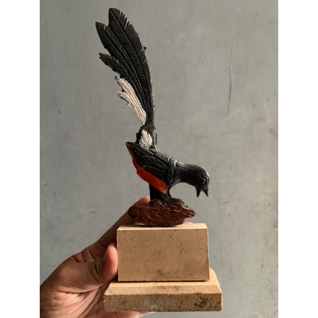 Piala trophy tropi trophi untuk lomba burung kicau