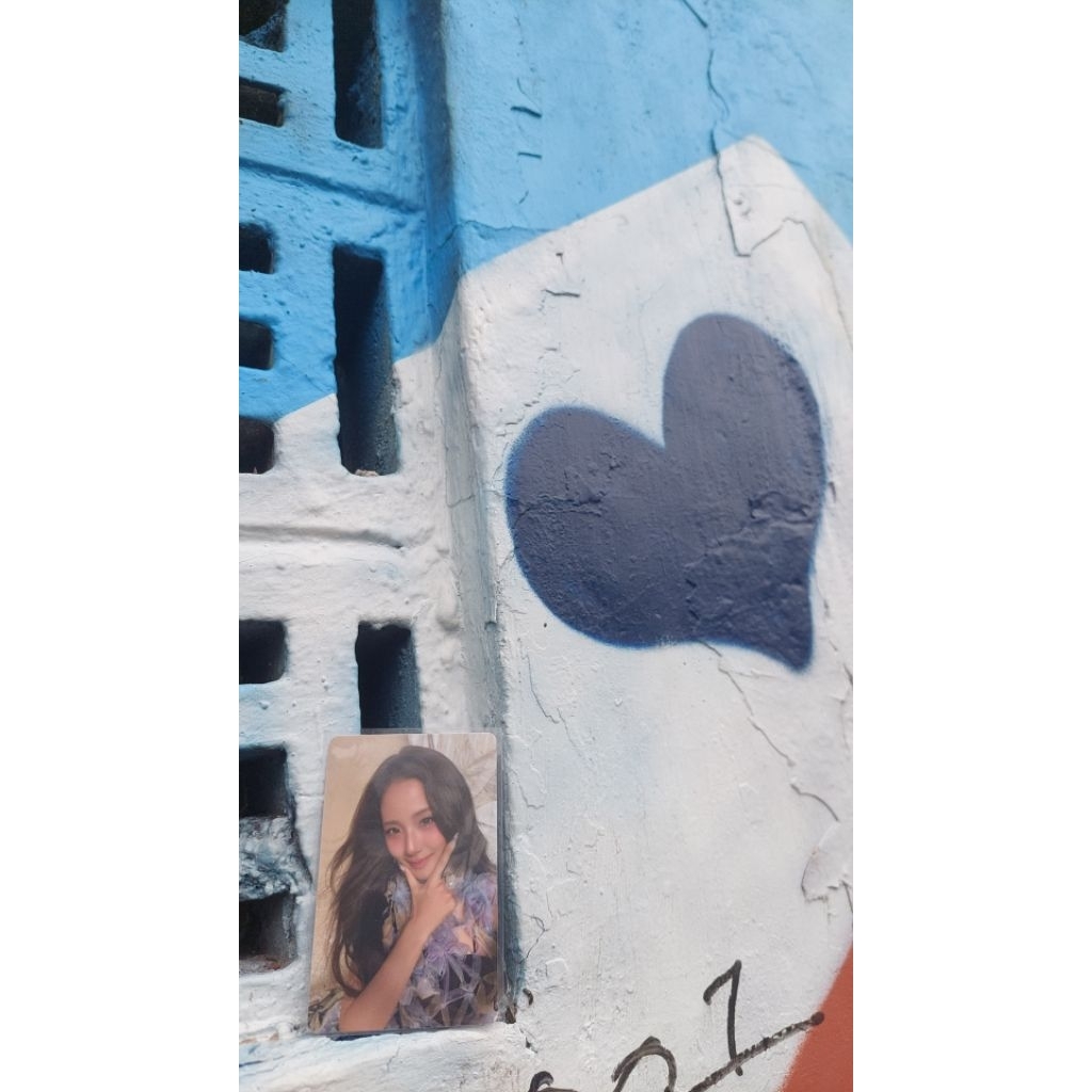 ( READY  ) JISOO MINI ALBUM " AMORTAGE " OFFICIAL RANDOM SELFIE PHOTOCARD PURPLE VERSION