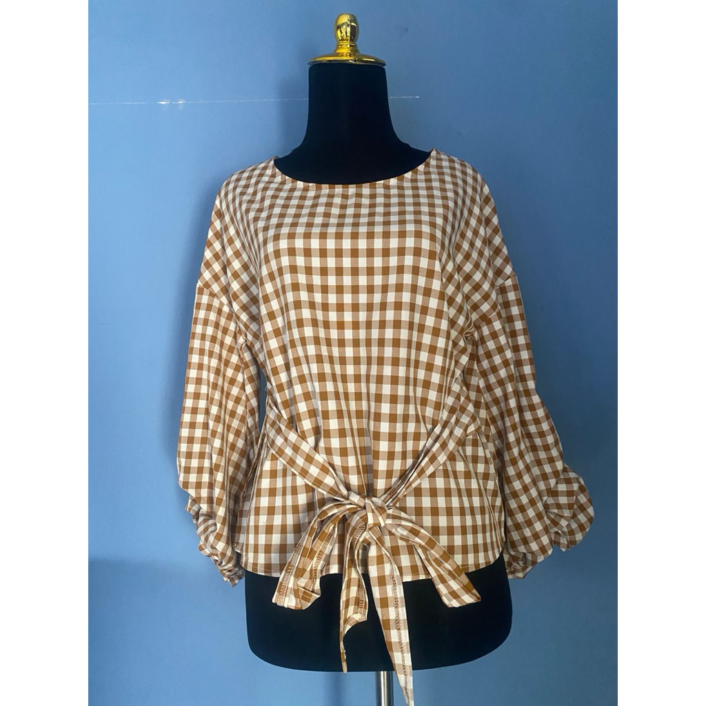 Blouse atasan kotak kotak coklat lengan balon wanita