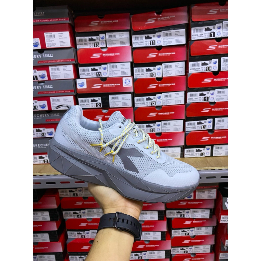 Sepatu Diadora original pria/ Diadora pelagia mens running shoes-grey