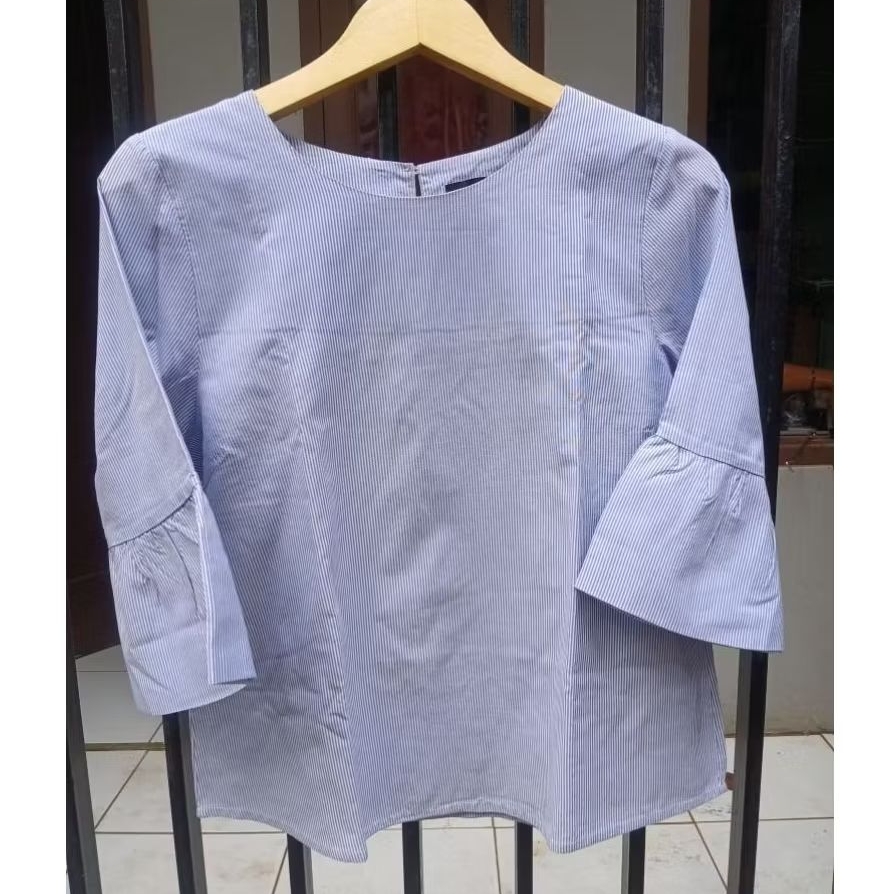 Blouse wanita Connexion [PRELOVED]