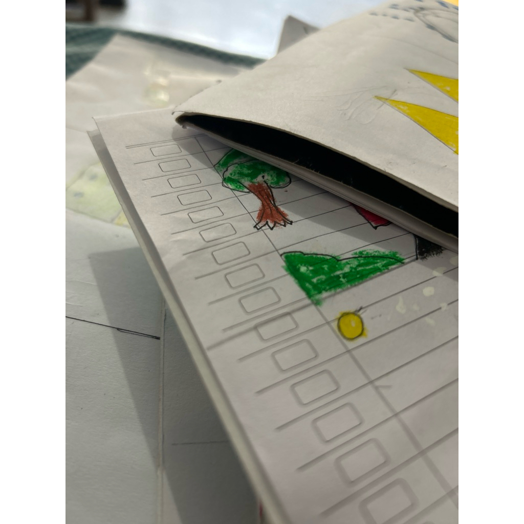 AKSESORIS PRTDE RIBBON SHARK FIN