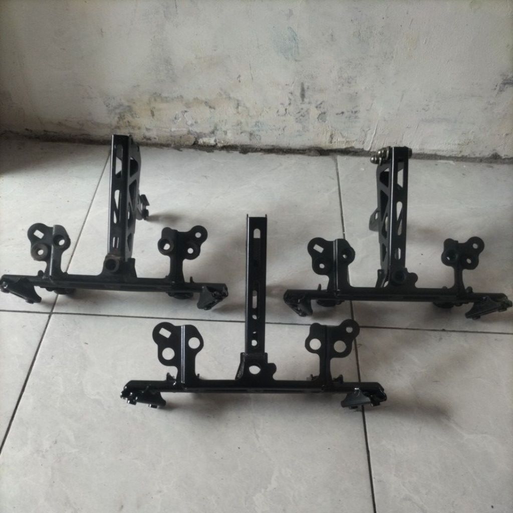 TANDUK RUSA / Pangkon lampu depan ORI CBR 150R FACELIFT LED TAHUN 2016-2018 K45G