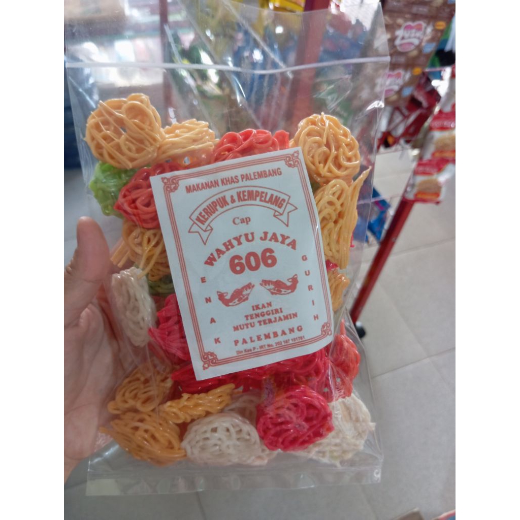 

Kerupuk Ikan Mawar Mentah Asli Palembang / Kerupuk Seblak Rafael 250gr