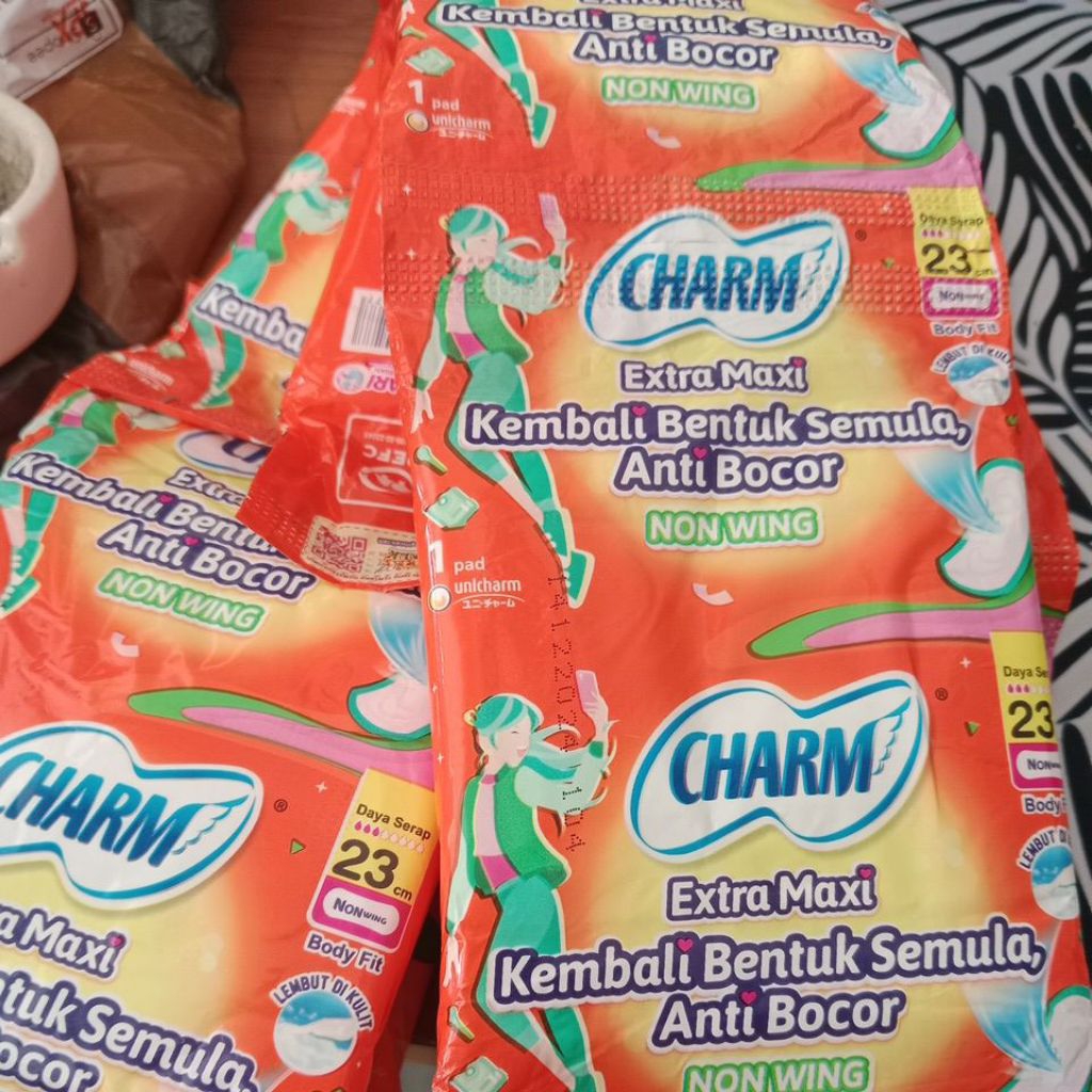 Pembalut Charm 23cm Rentengan ( 12pcs ) tanpa sayap