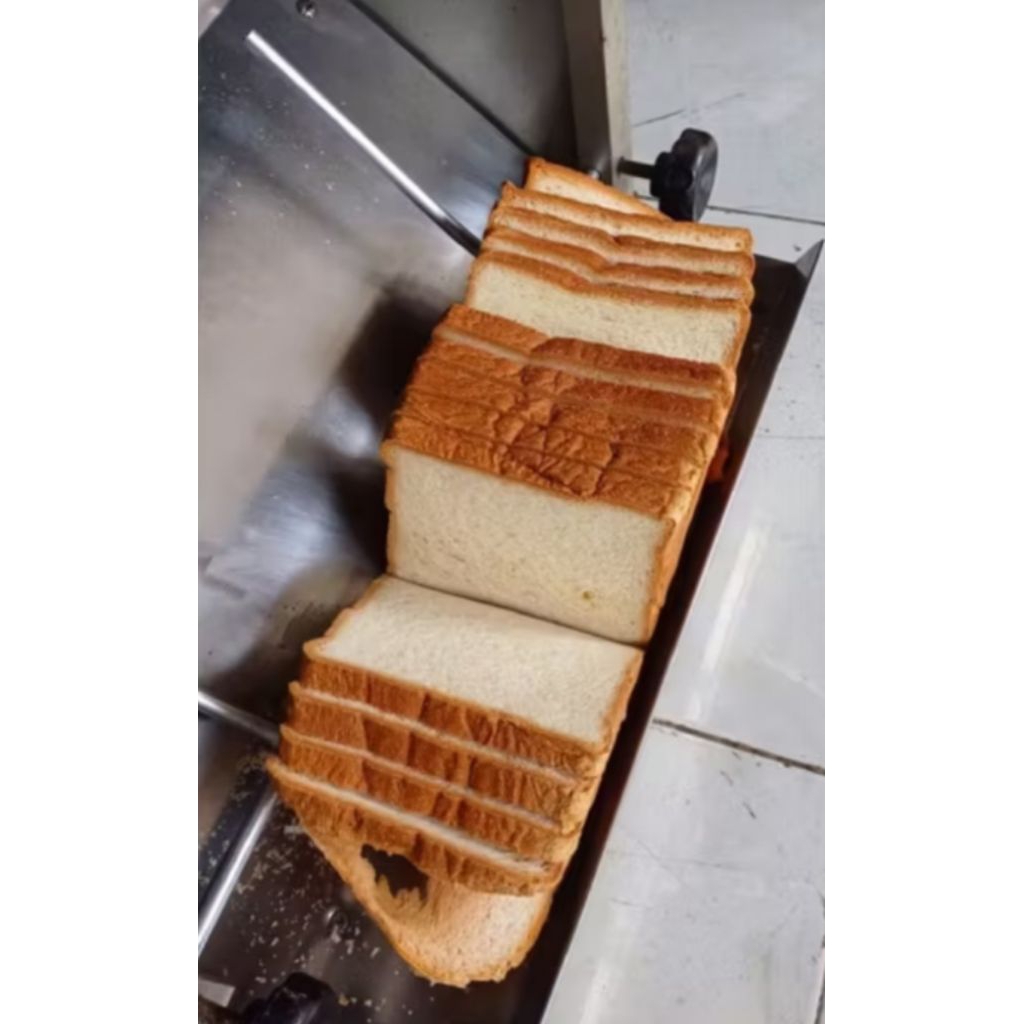 

Roti Tawar Roti Balok Roti Tawar Balok Roti Tawar Biasa