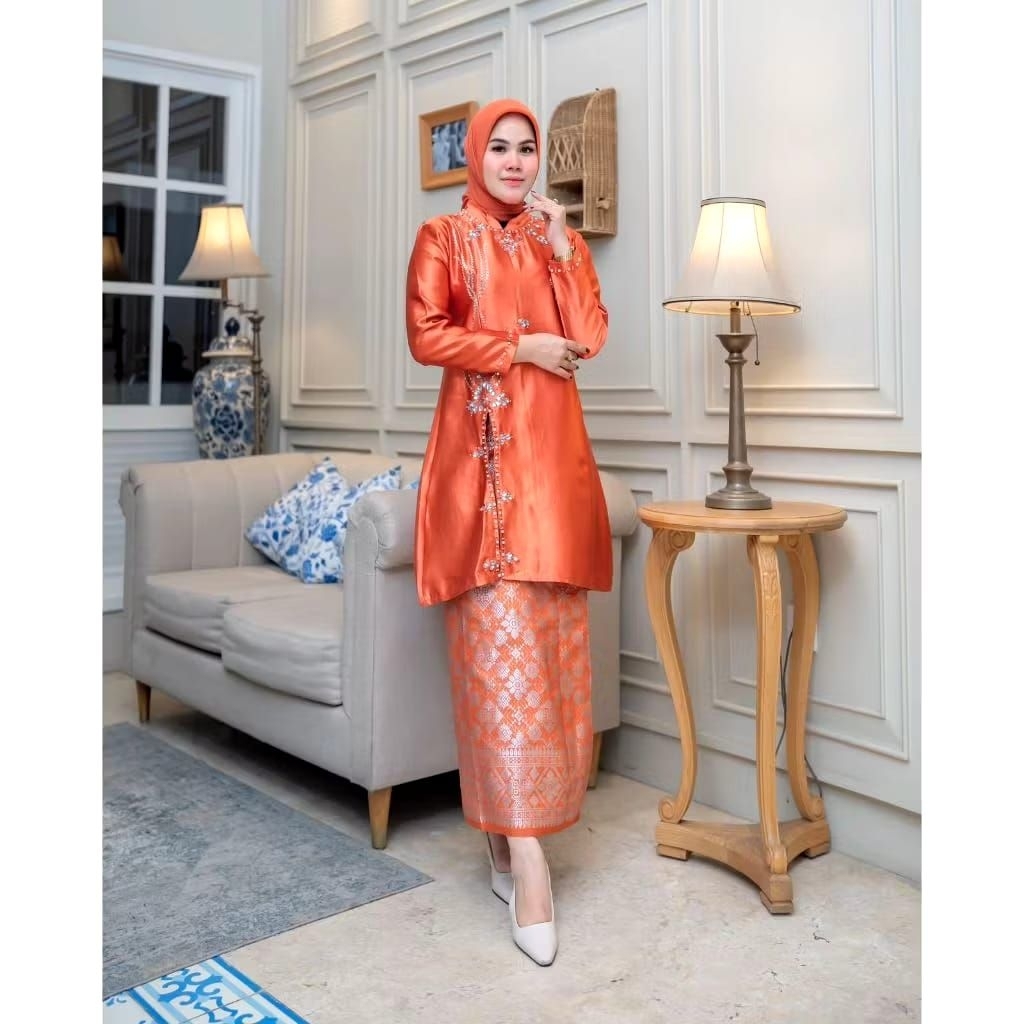 Setelan kebaya siti Nurbaya baju kurung melaya kebaya tunik belah samping pinggir payet mutiara keba