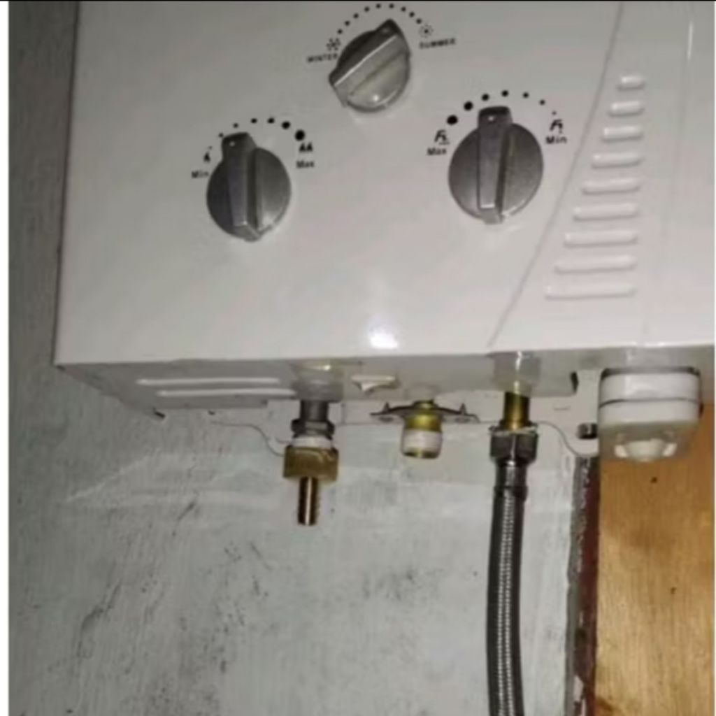 Nepel Selang Gas Water Heater Drat Dalam Setengah Inchi Untuk Water Heater/Nepel Selang Gas Model