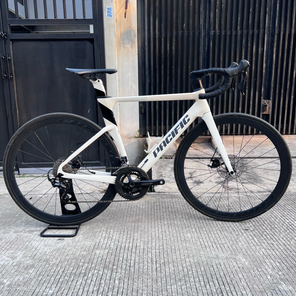 Pacific Magenta 6.0 - Size 51