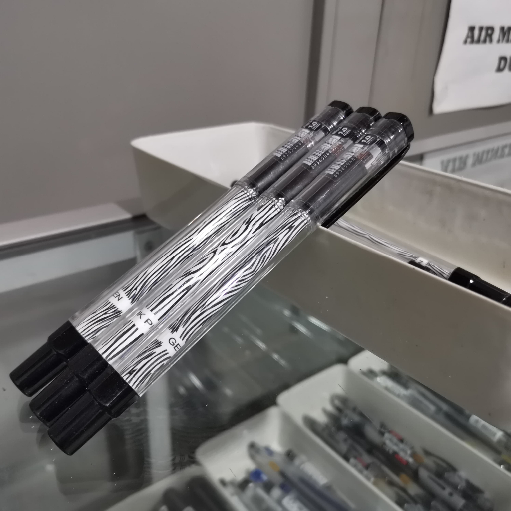 

Pulpen Tizo Black 1.0