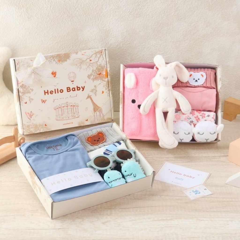 

Hampers Bayi Paket 1. Handuk Bayi + Boneka Kecil Untuk Bayi + Topi Kupluk Bayi + Baju Bayi + Kaus Kaki & Sarung Tangan Bayi + Kartu Ucapan.