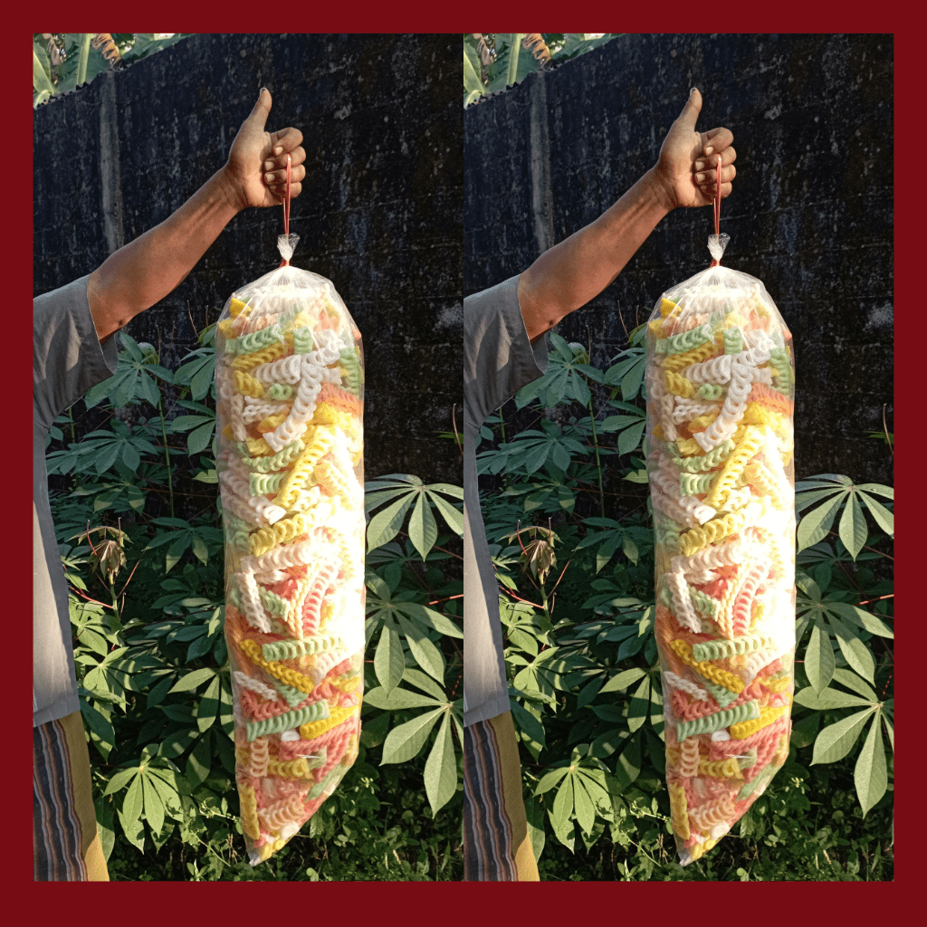 

Kerupuk Uyel Mawar Panjang Warna Warni 1 Bal - Renyah Gurih Cocok untuk Cemilan & Usaha