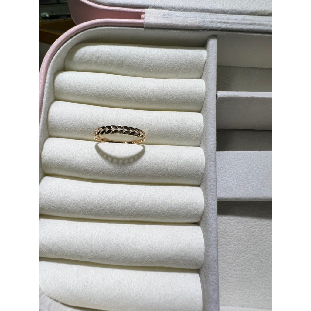 Cincin fashion model Daun