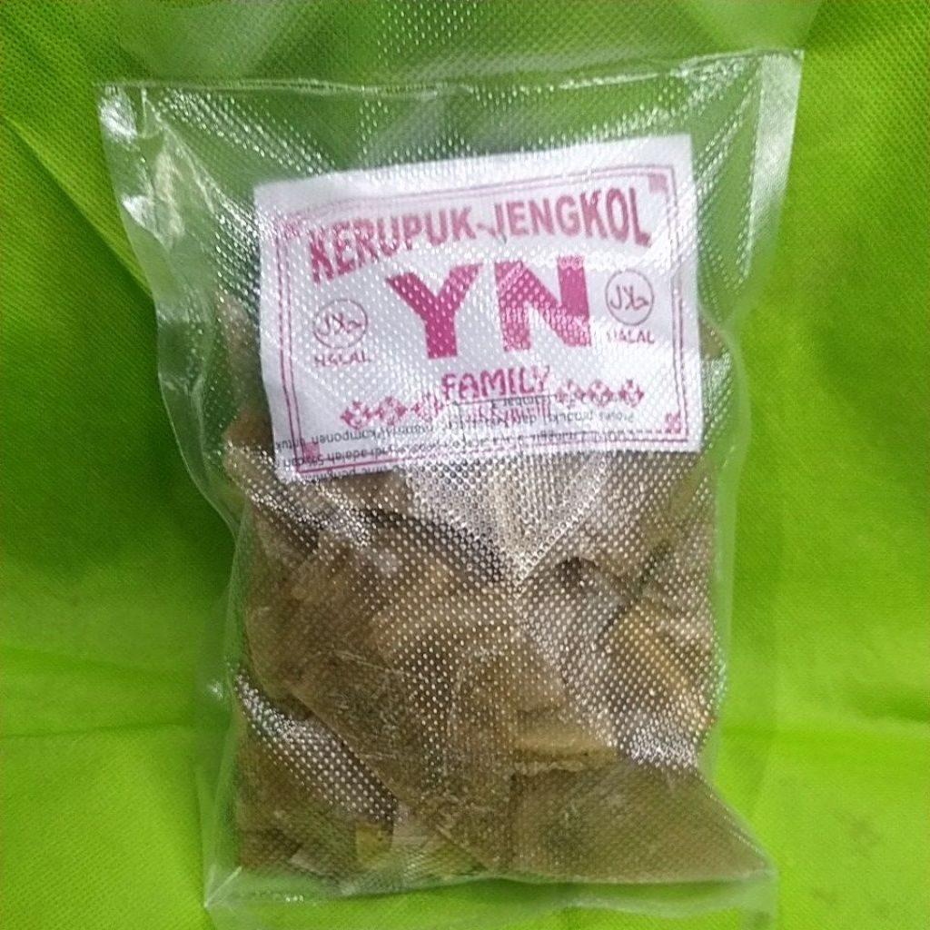 

kerupuk jengkol segitiga mentah